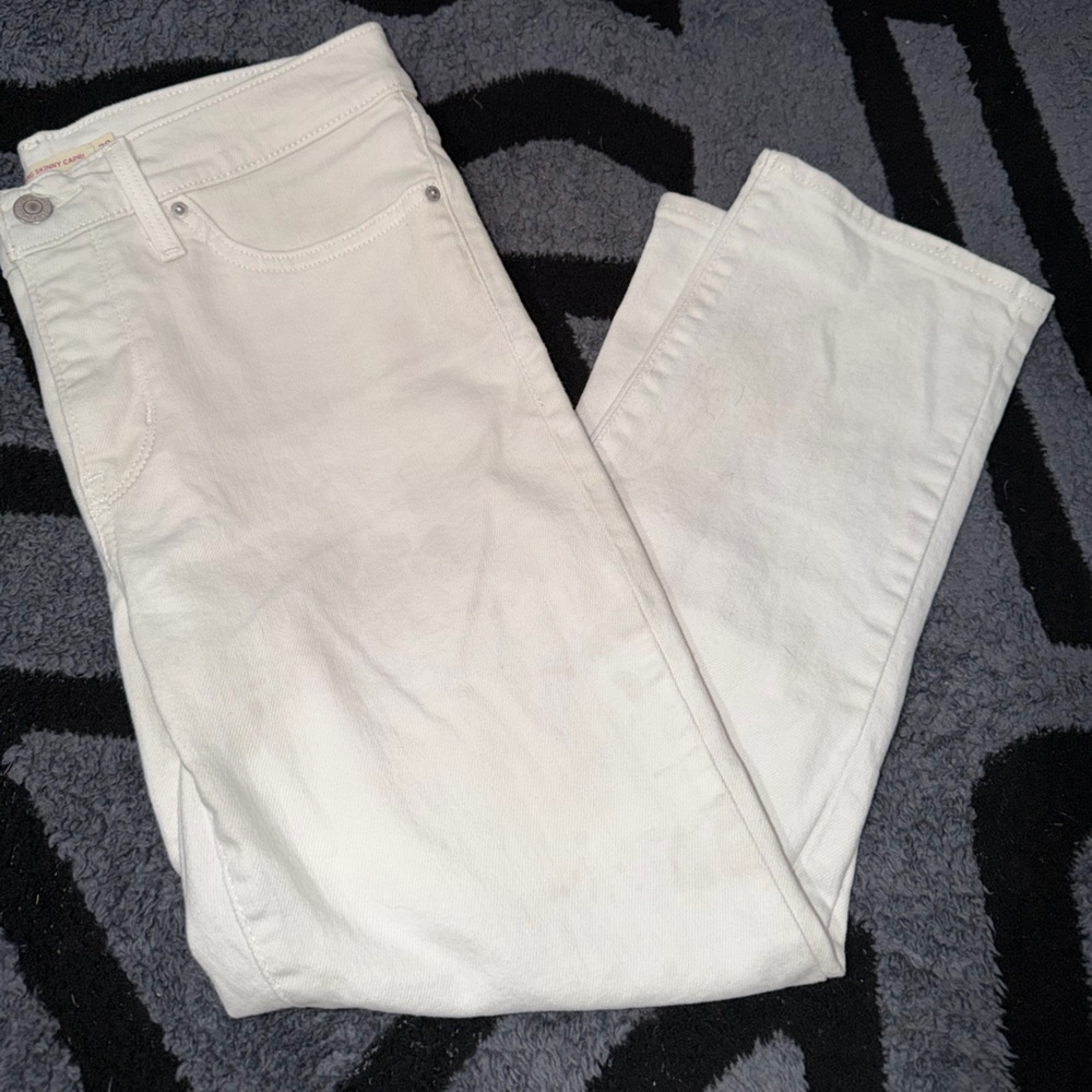 2 pairs of jeans